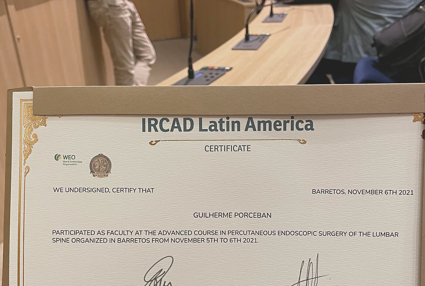 Certificado do IRCAD Latin America indicando Guilherme Porceban como faculty no curso avançado de cirurgia endoscópica percutânea lombar